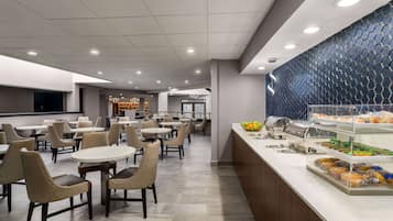 Komplett frokost er inkludert hver dag