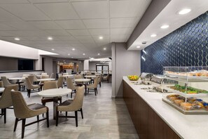 Desayuno completo incluido todos los días