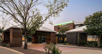 La Quinta Inn & Suites by Wyndham Round Rock North