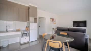 Apartment, 1 Schlafzimmer | Eigene Küche | Wasserkocher mit Kaffee-/Teezubehör, Wasserkocher