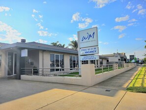 Front of property - Wyndhamere Motel Shepparton (Shepparton)