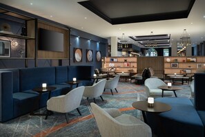 Serves lunch and dinner - Glasgow Marriott Hotel (Glasgow)