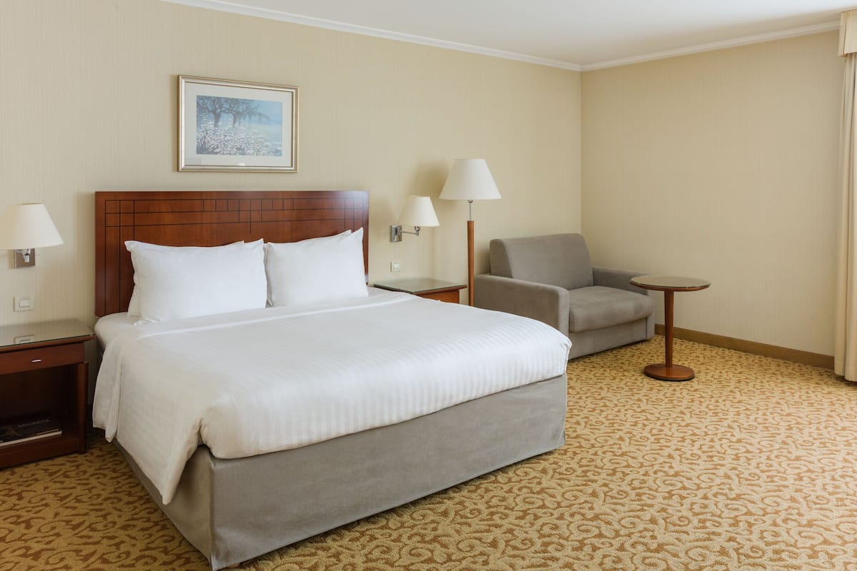 Frette Italian sheets, premium bedding, down duvets, pillow-top beds