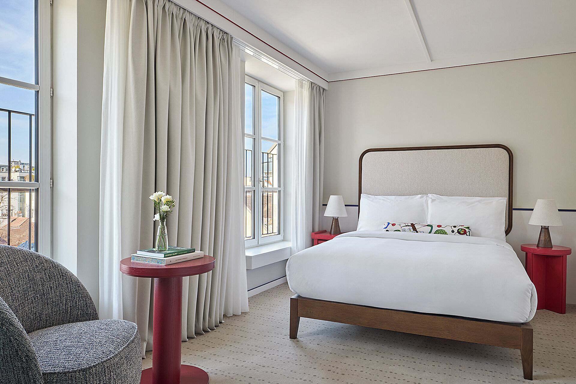 Double Room | Minibar, in-room safe, desk, laptop workspace