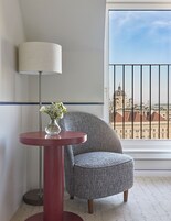 Deluxe Δίκλινο Δωμάτιο (Double) | Περιοχή καθιστικού | Τηλεόραση με επίπεδη οθόνη