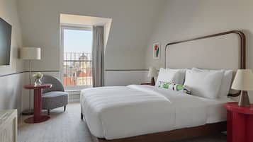 Quarto casal luxo | Frigobar, cofres nos quartos, escrivaninha