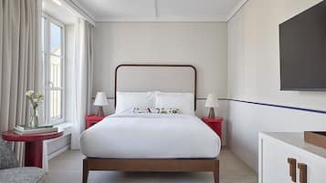 Quarto casal | Frigobar, cofres nos quartos, escrivaninha