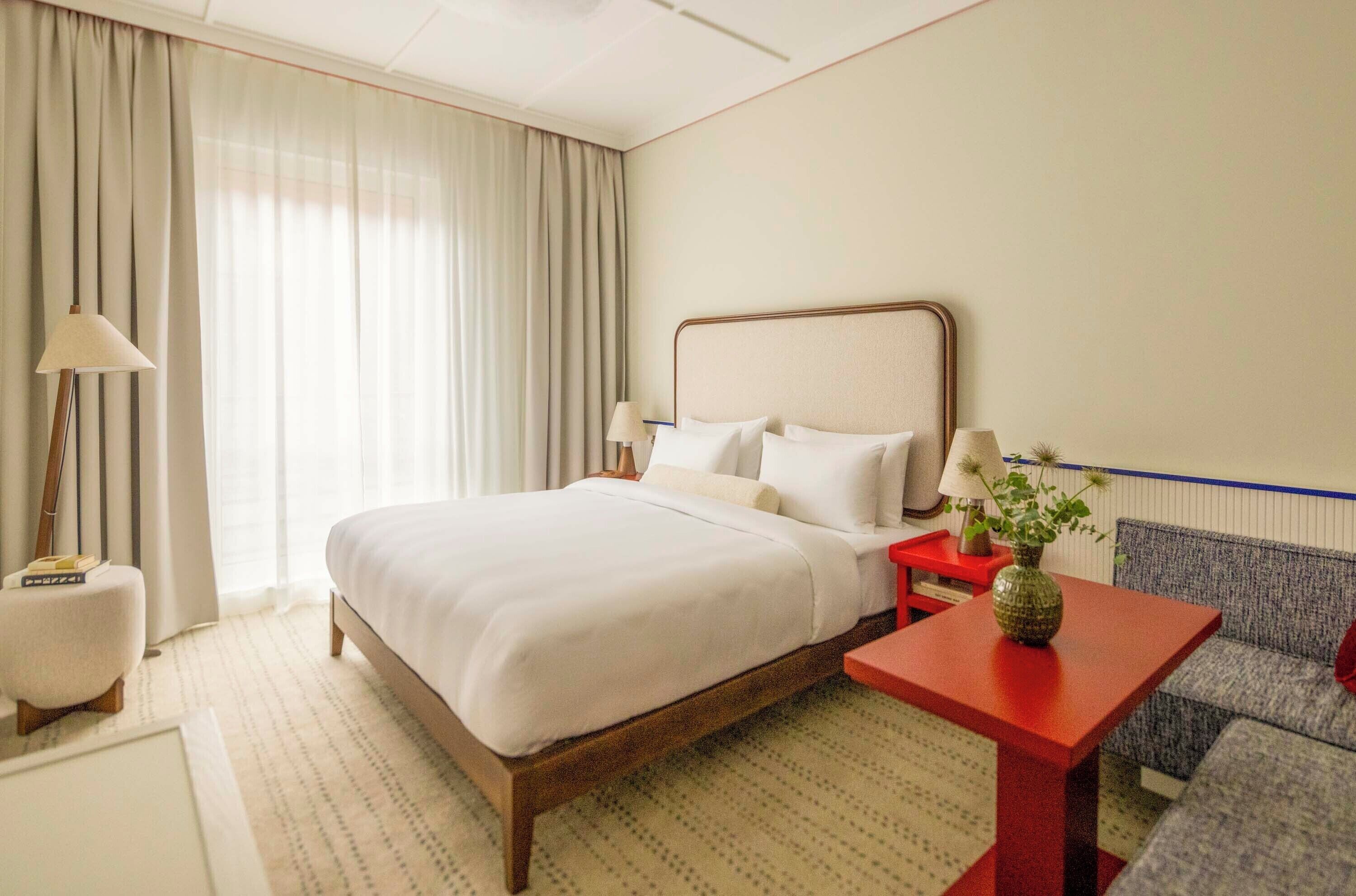 Minibar, in-room safe, desk, laptop workspace