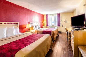 Tabla de planchar con plancha, wifi gratis, ropa de cama