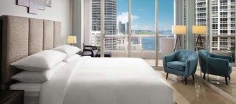 DoubleTree by Hilton Grand Hotel Biscayne Bay
