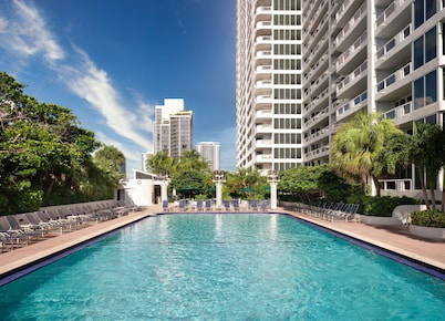 DoubleTree by Hilton Grand Hotel Biscayne Bay