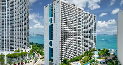 DoubleTree by Hilton Grand Hotel Biscayne Bay