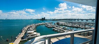 DoubleTree by Hilton Grand Hotel Biscayne Bay