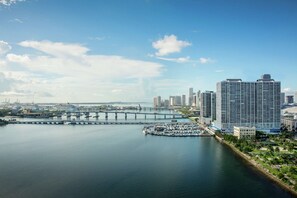 Exterior - DoubleTree by Hilton Grand Hotel Biscayne Bay (Miami)