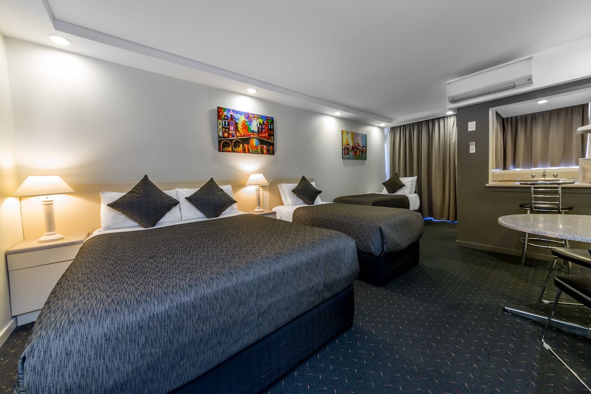 Deluxe Studio Apartment. No ground floor rooms available for this room type | Premium bedding, desk, iron/ironing board, cribs (surcharge)
