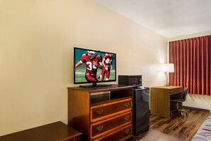 Superior Room, 1 King Bed, Non Smoking | Desk, blackout drapes, free WiFi, bed sheets