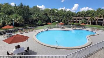 Piscine extérieure