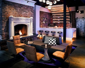 Hotel entrance and lobby at Hotel Zeppelin San Francisco