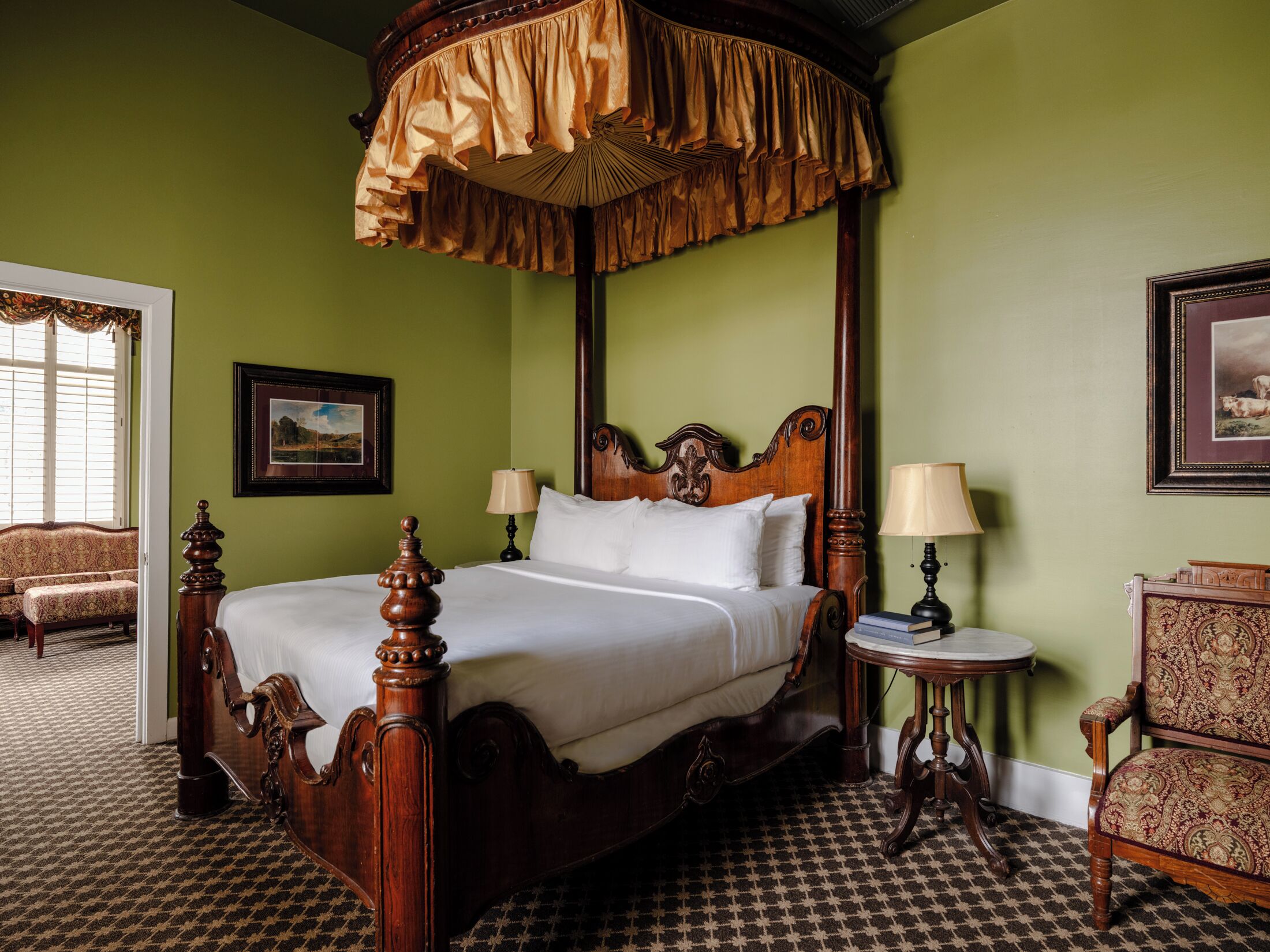 Suite (Victorian) | Meja, seterika/papan seterika, Wi-fi percuma, cadar katil 