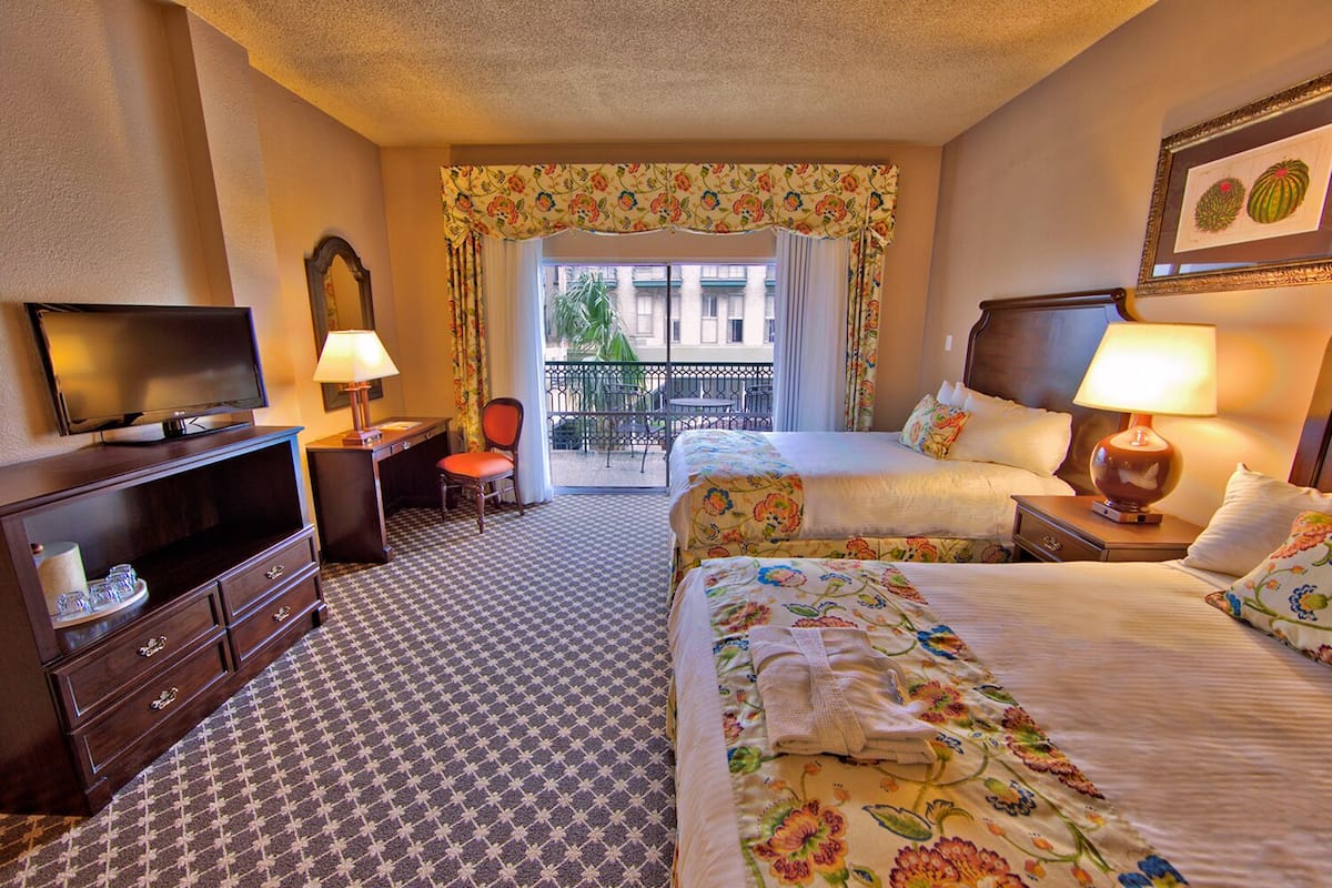 classic double room, 2 double beds, balcony | 1 bedroom, desk, iron/ironing board, free wifi