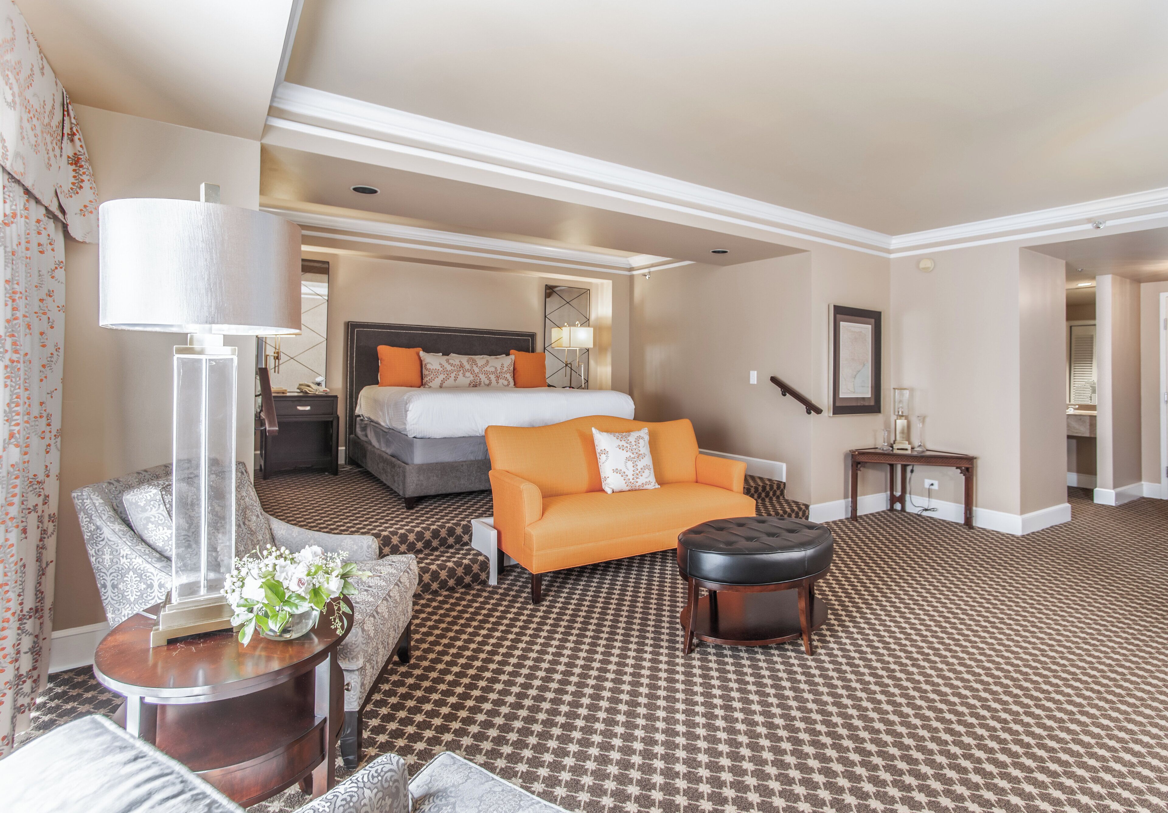 Luxury Suite | Desk, iron/ironing board, free WiFi, bed sheets