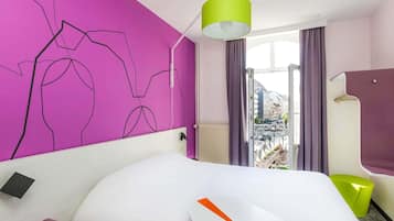 Standardværelse - 1 dobbeltseng | Pengeskab på værelset, skrivebord, lydisolering, strygejern/strygebræt