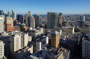 Premium bedding, pillowtop beds, in-room safe, desk at Grand Hyatt San Francisco 