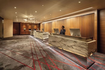 Hotel entrance and lobby at Grand Hyatt San Francisco 