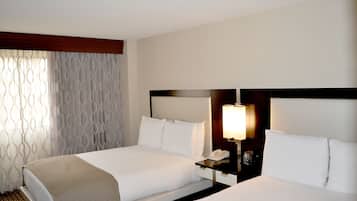 Literie de qualité, couette en duvet, coffre-fort, bureau