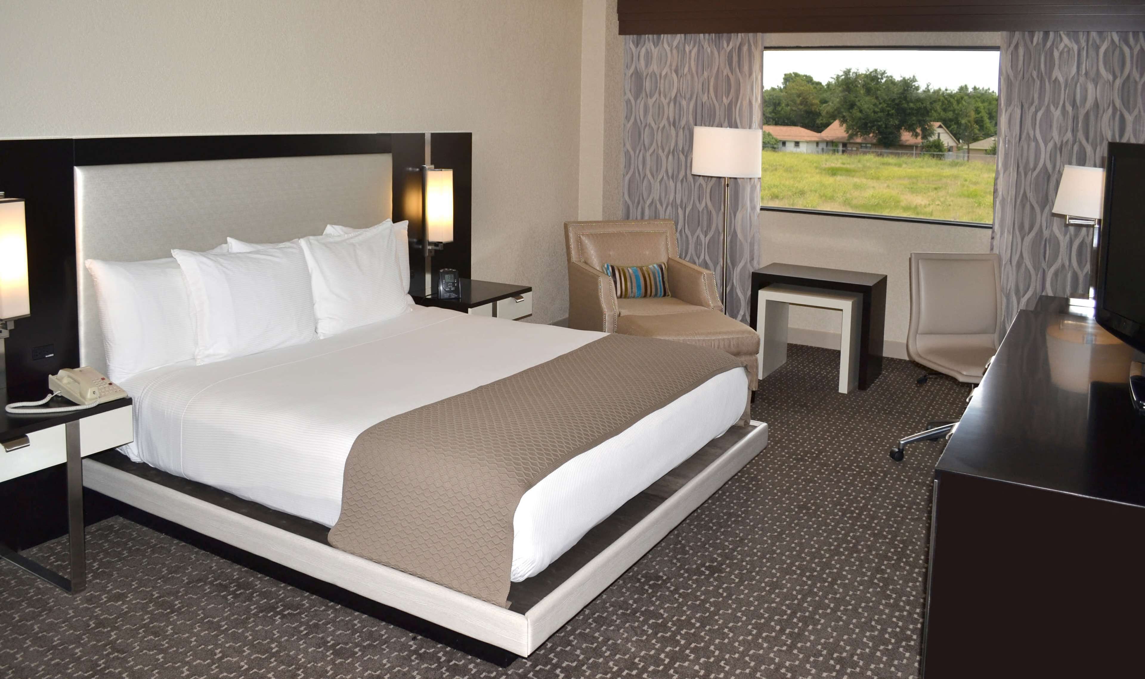 Premium bedding, down duvets, in-room safe, desk