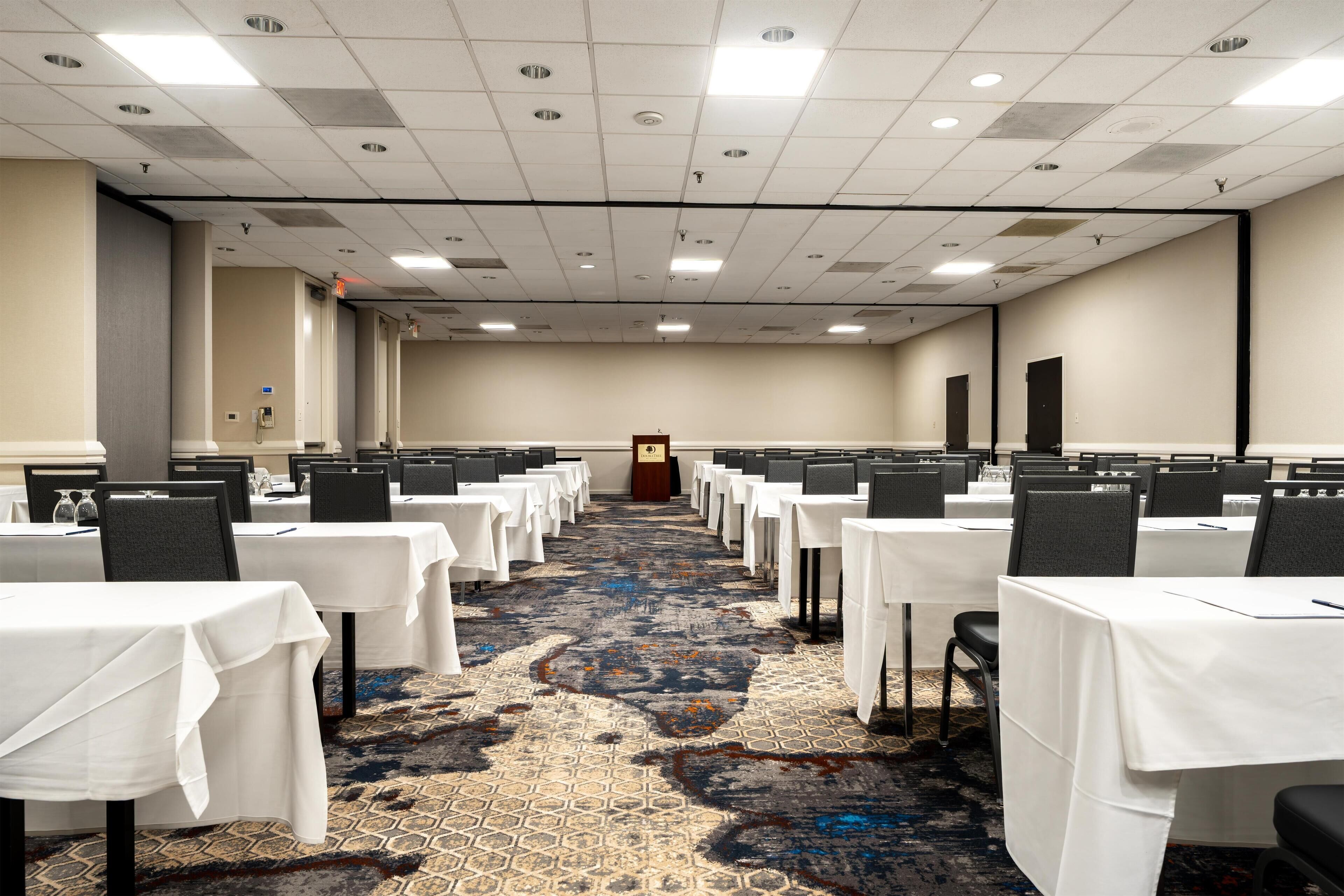 Photo - DoubleTree by Hilton Hotel Houston Hobby Airport