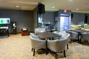 2 Bars/Lounges, Lobby-Lounge, Bar auf der Dachterrasse