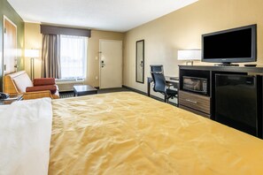 Room, 1 King Bed, Smoking