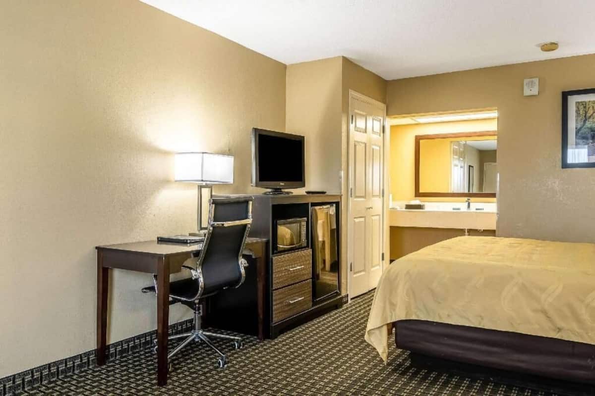 Iron/ironing board, rollaway beds, free WiFi, bed sheets