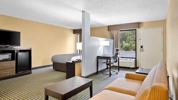 Room, 1 King Bed with Sofa bed, Non Smoking | Iron/ironing board, rollaway beds, free WiFi, bed sheets