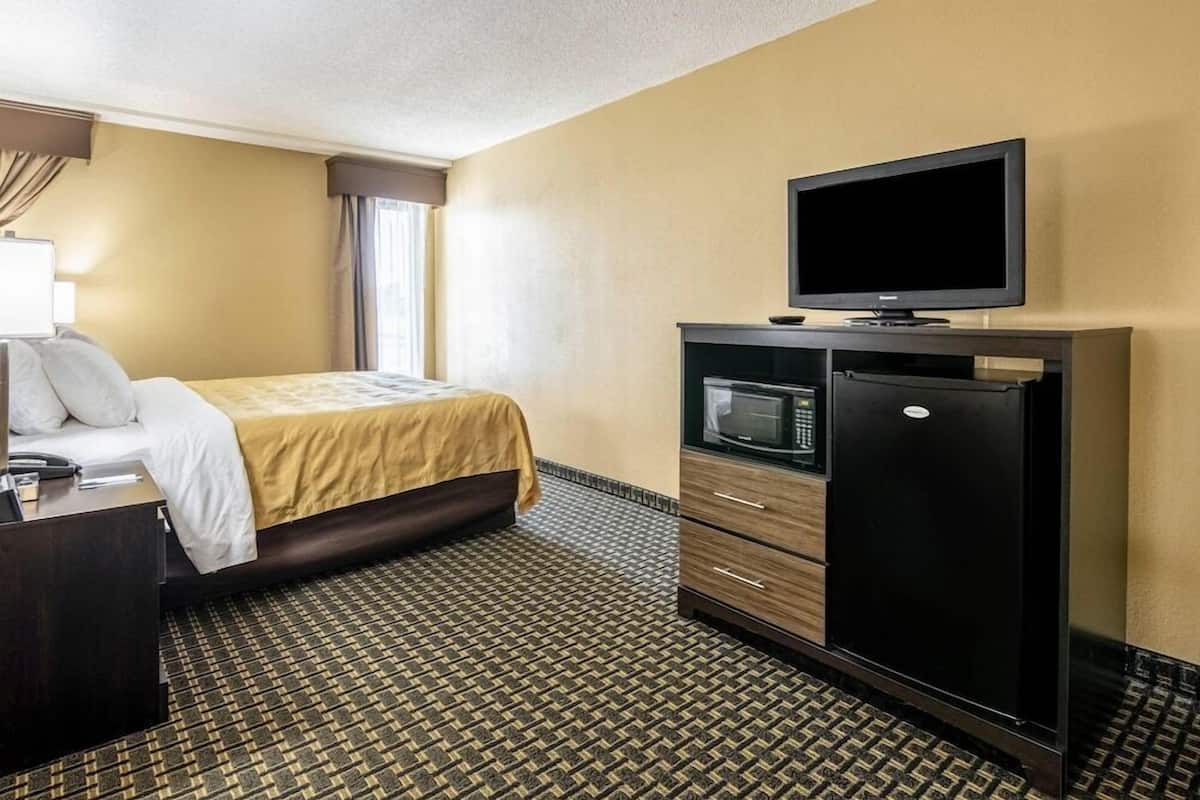 Iron/ironing board, rollaway beds, free WiFi, bed sheets