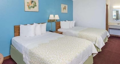 Days Inn by Wyndham Mountain Grove