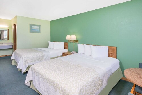 Days Inn by Wyndham Mountain Grove