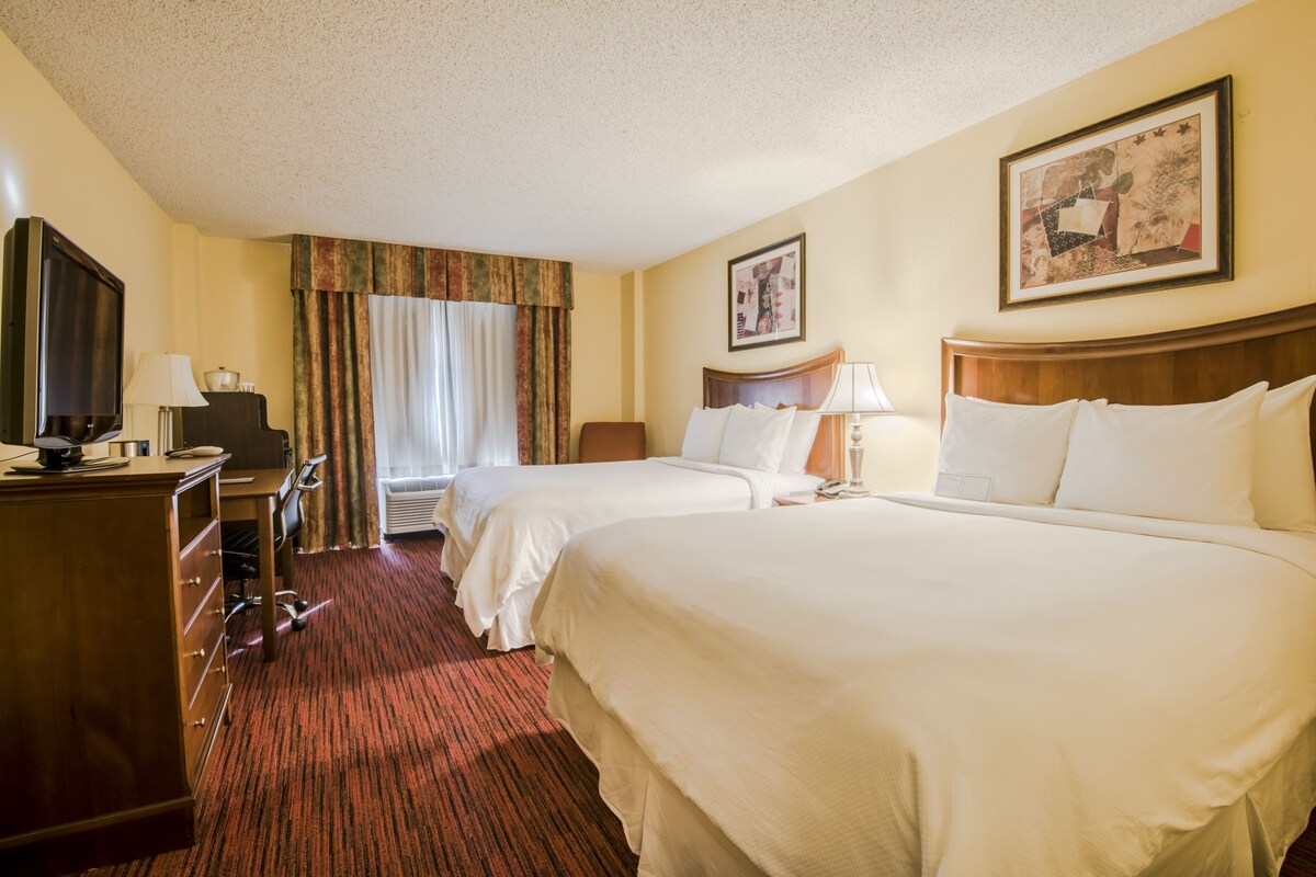 Premium bedding, pillowtop beds, in-room safe, desk
