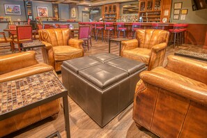 Lounge - MCM Elegante Hotel & Suites Dallas (Dallas)