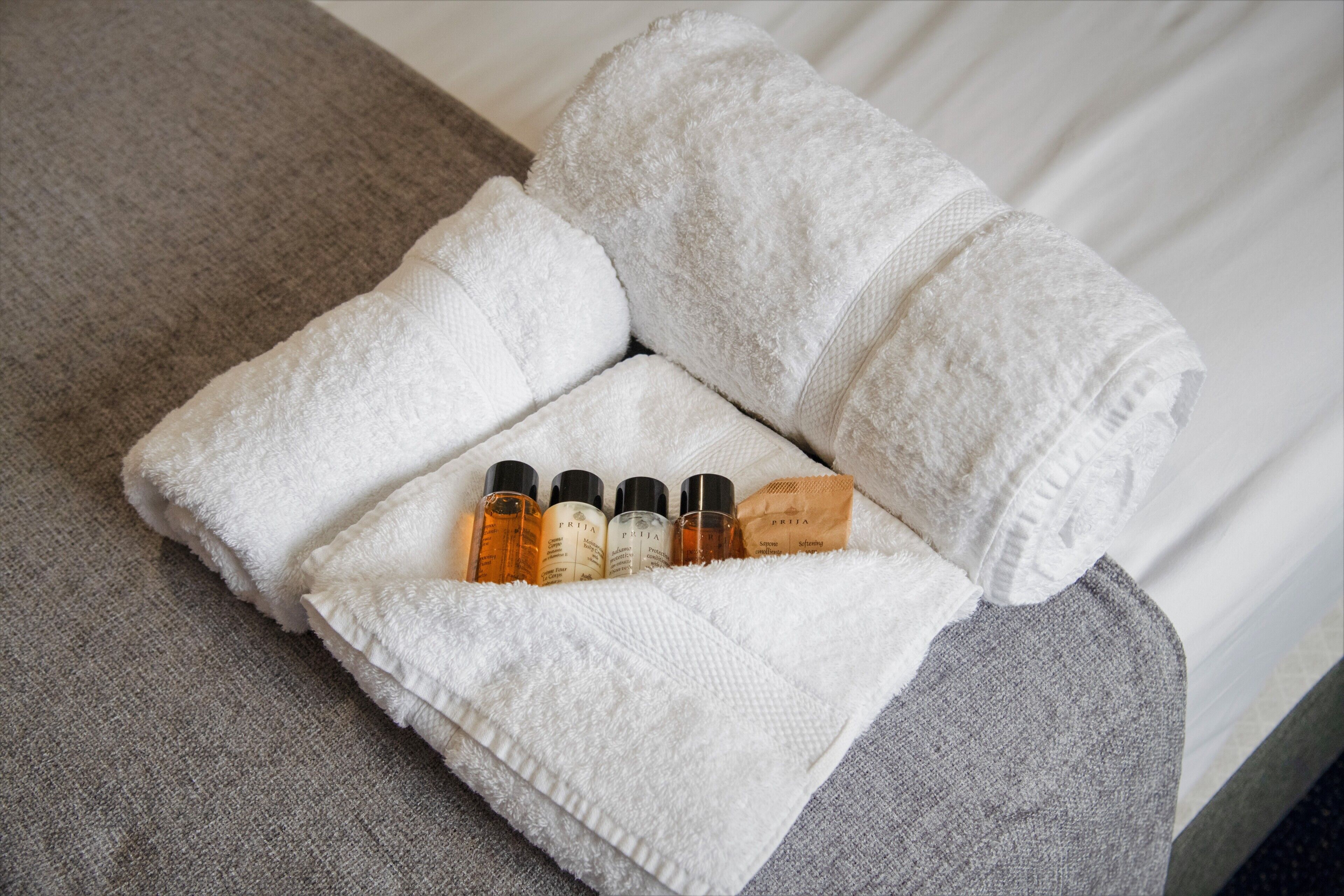 Standard Room, 3 Twin Beds (Triple Room) | Bathroom