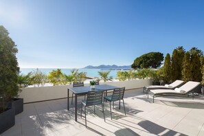 1 bedroom, premium bedding, pillowtop beds, minibar - JW Marriott Cannes (Cannes)