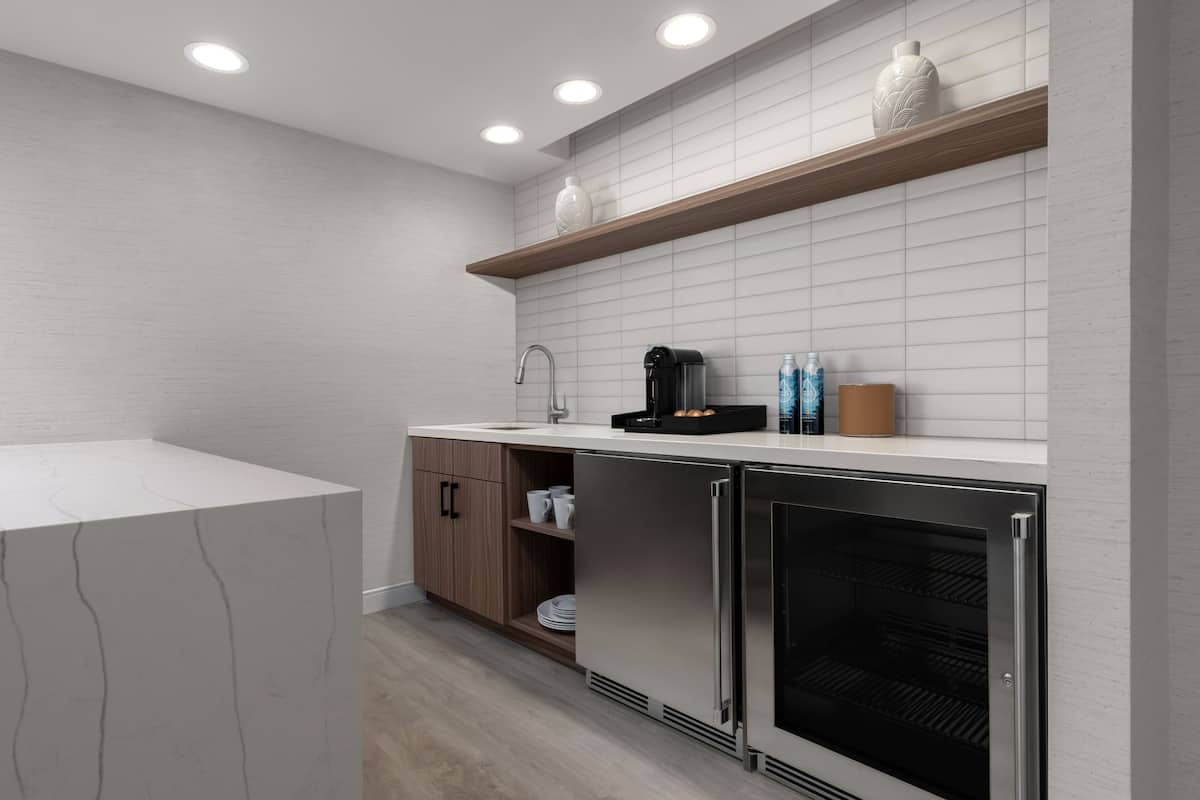 Suite (Hospitality) | Private kitchenette