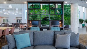 Lobby - Holiday Inn Panama City by IHG (Panama City)