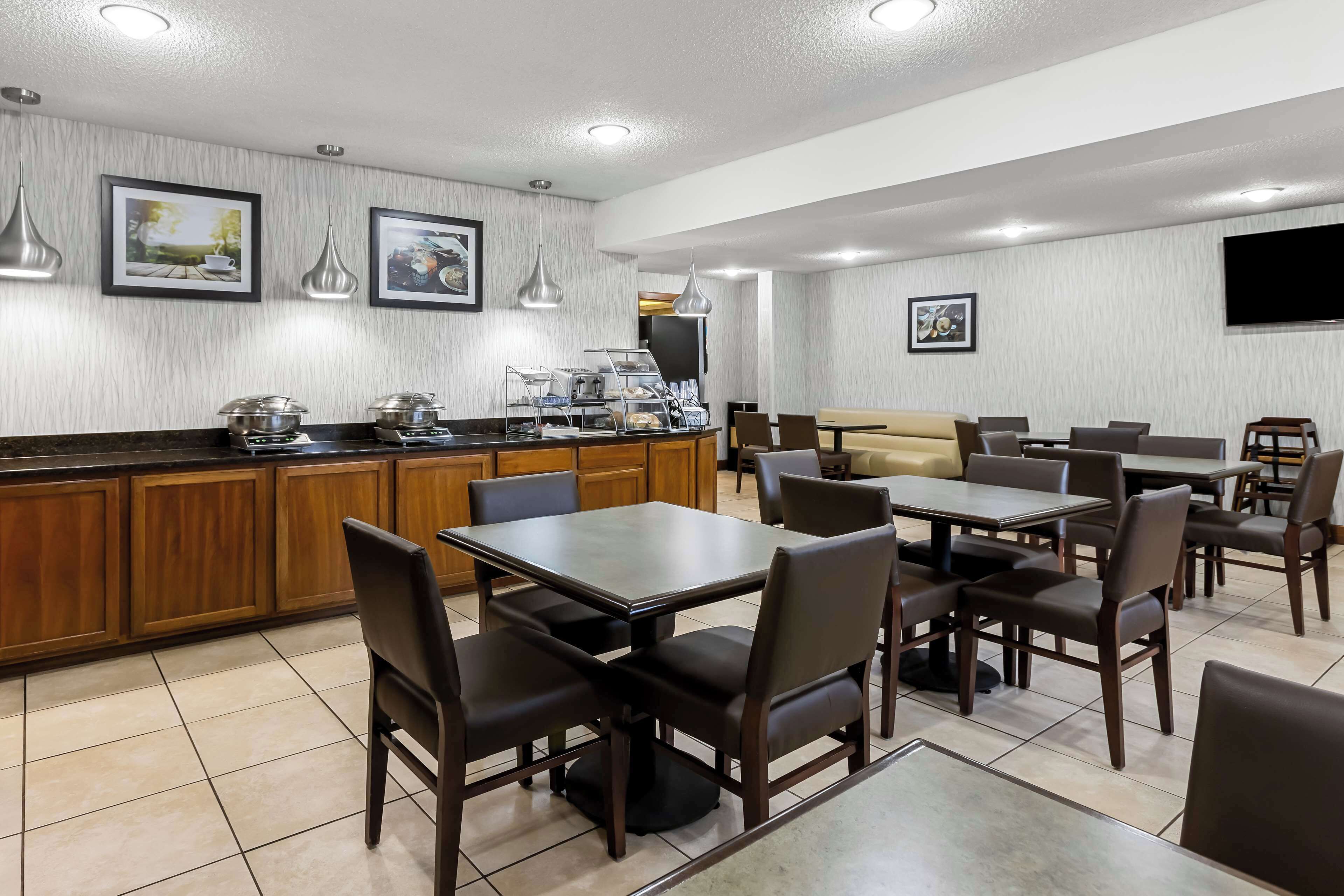 free daily on-the-go breakfast