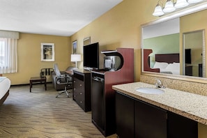 Hypo-allergenic bedding, in-room safe, desk, laptop workspace