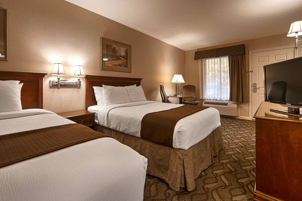 room, 2 double beds | 1 bedroom, laptop workspace, iron/ironing board, free wifi