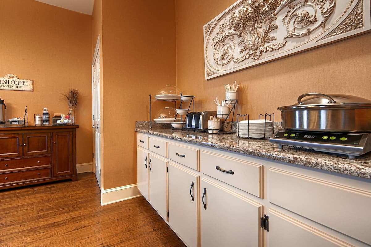 free daily continental breakfast