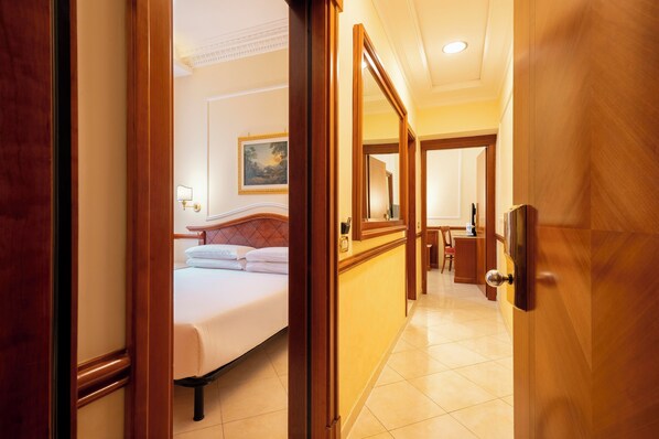 2 habitaciones, minibar y caja de seguridad en la habitación 