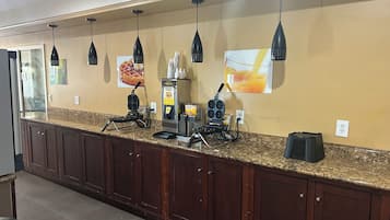 Café da manhã continental grátis todos os dias